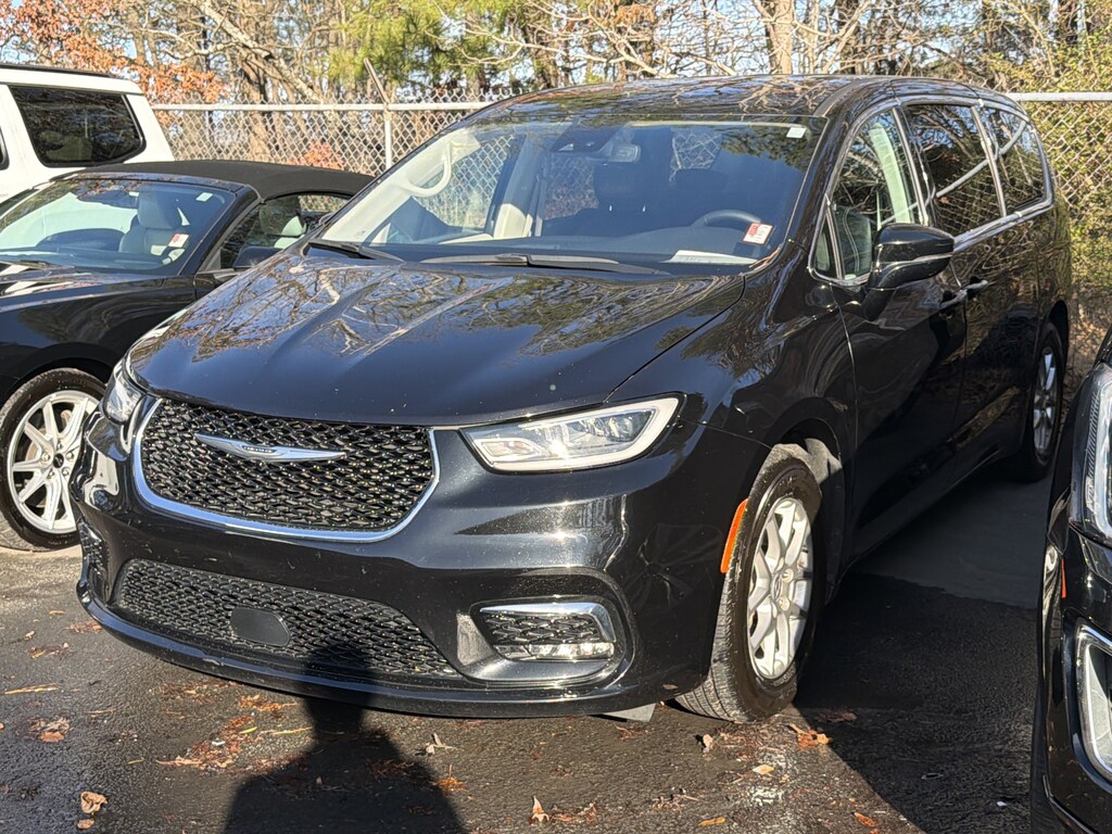 Used 2024 Chrysler Pacifica Touring L Van Passenger Van