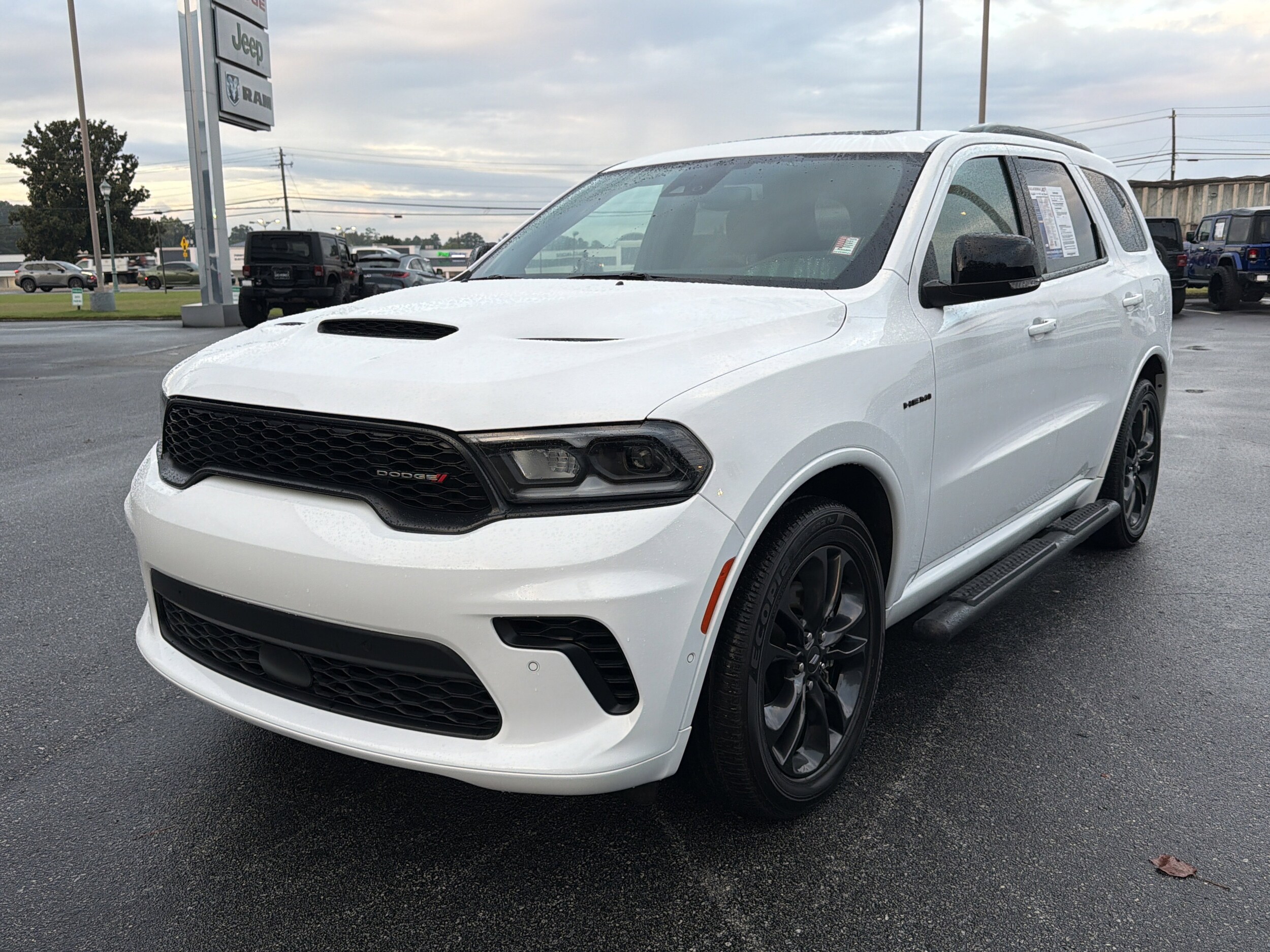 2024 Dodge Durango R/T Plus photo 2