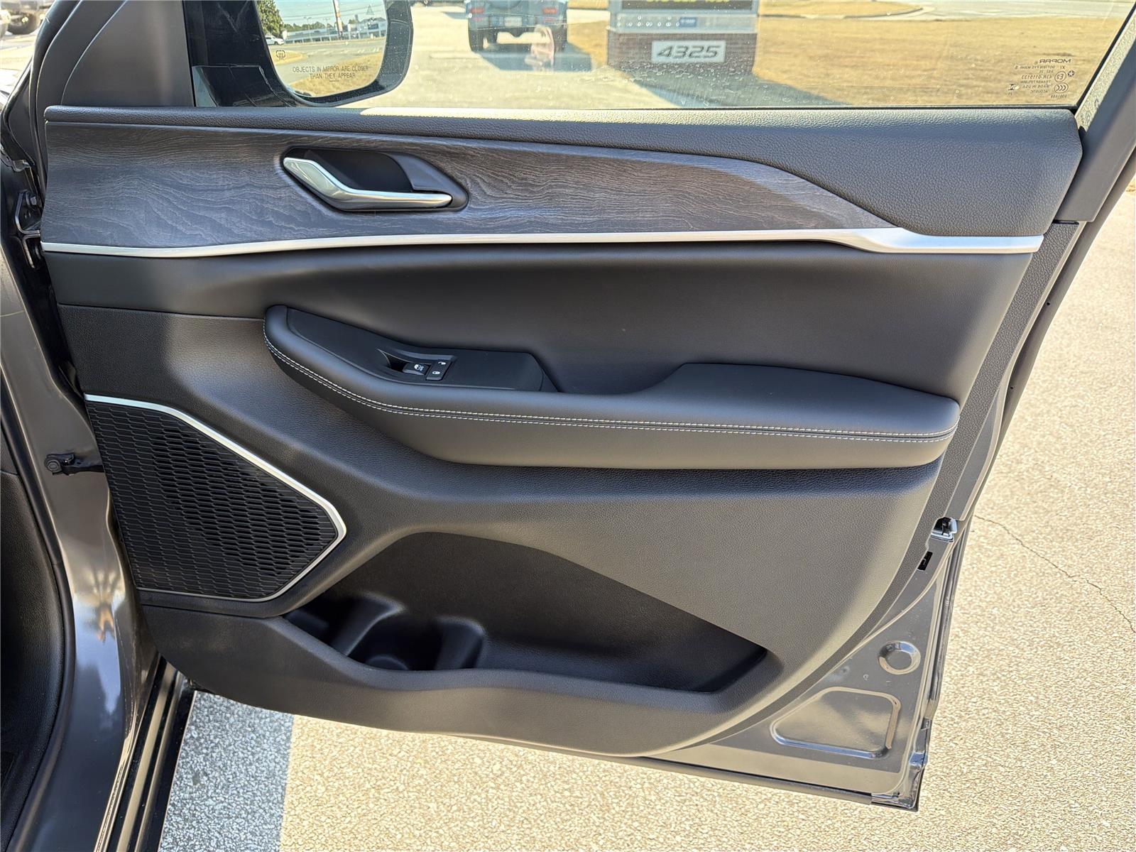 2026 Jeep Grand Cherokee Limited - Photo 14