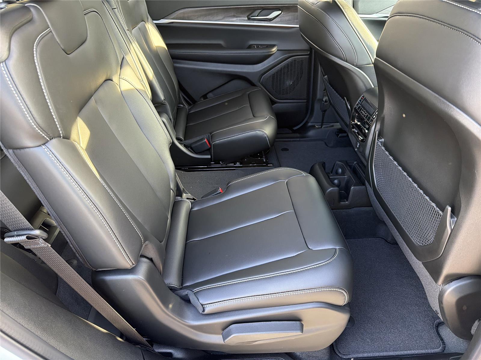 2025 Jeep Grand Cherokee L Limited - Photo 16