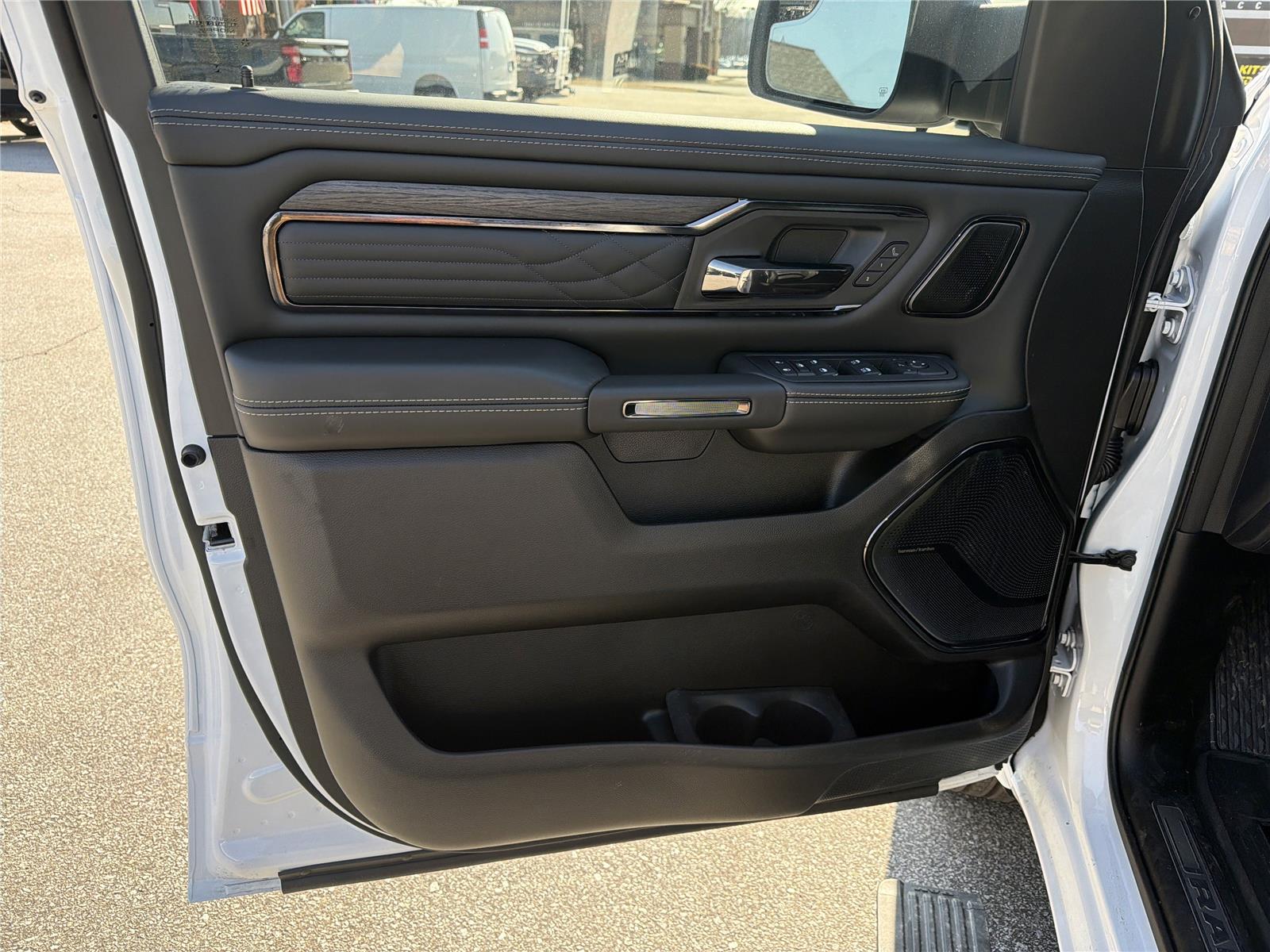2026 RAM 1500 Limited - Photo 10