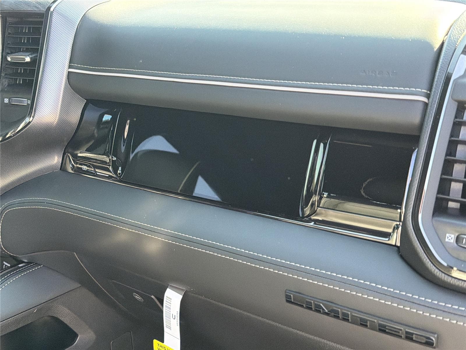 2026 RAM 1500 Limited - Photo 14