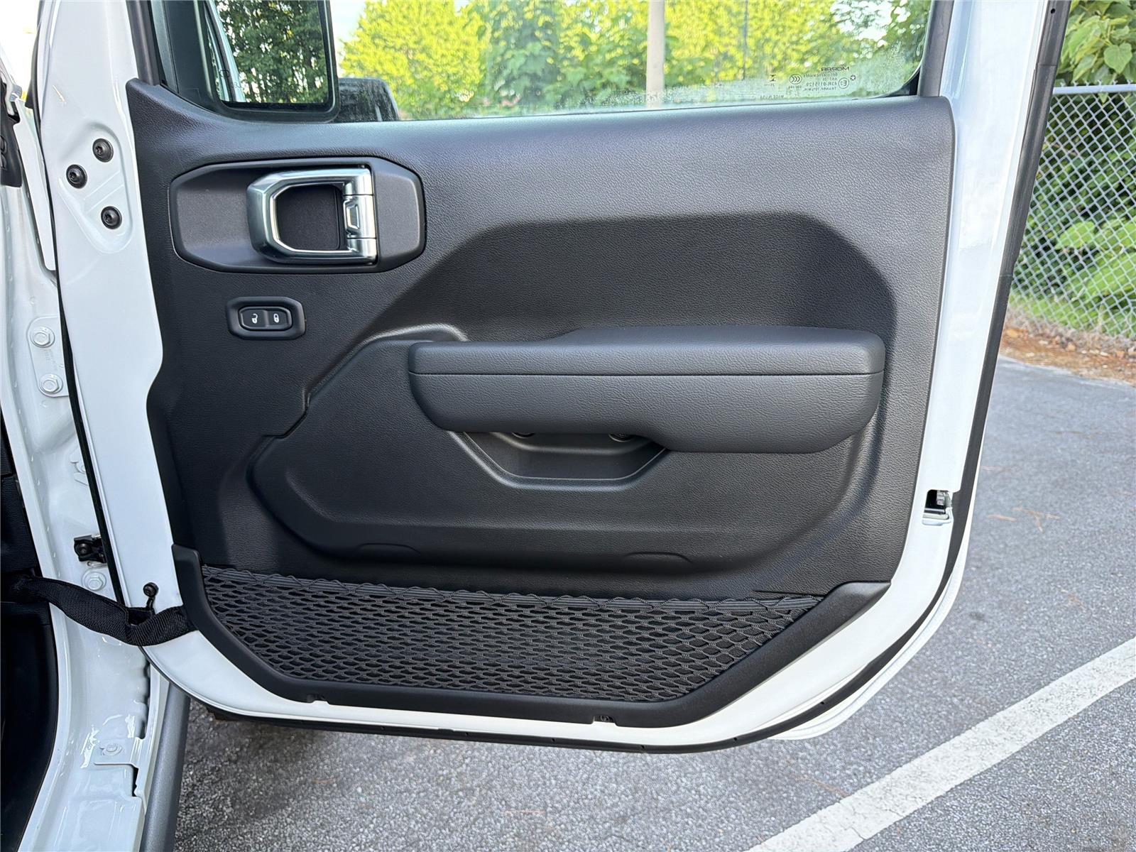 2026 Jeep Wrangler 4-Door Willys - Photo 13