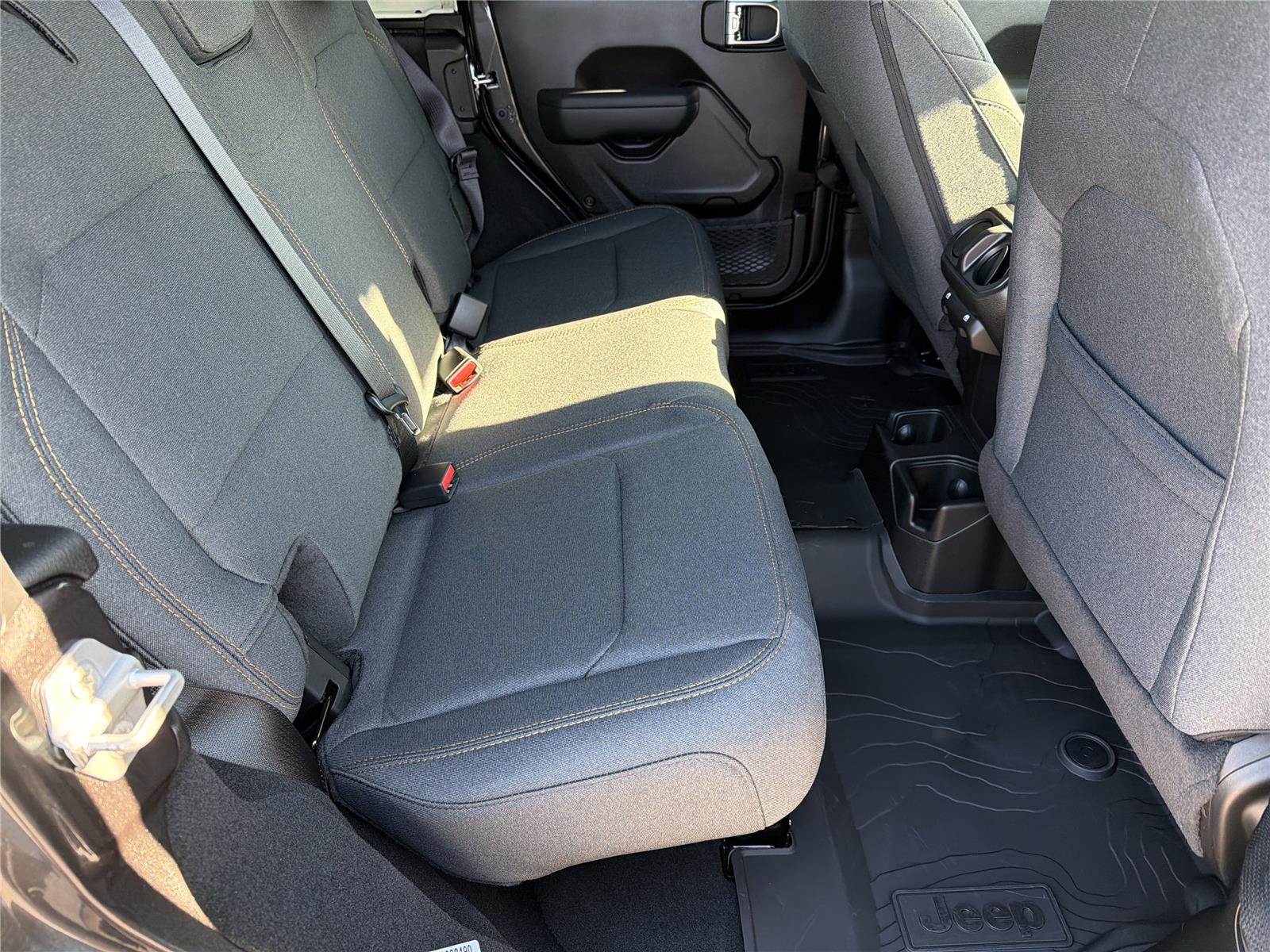 2026 Jeep Wrangler 4-Door Willys - Photo 15