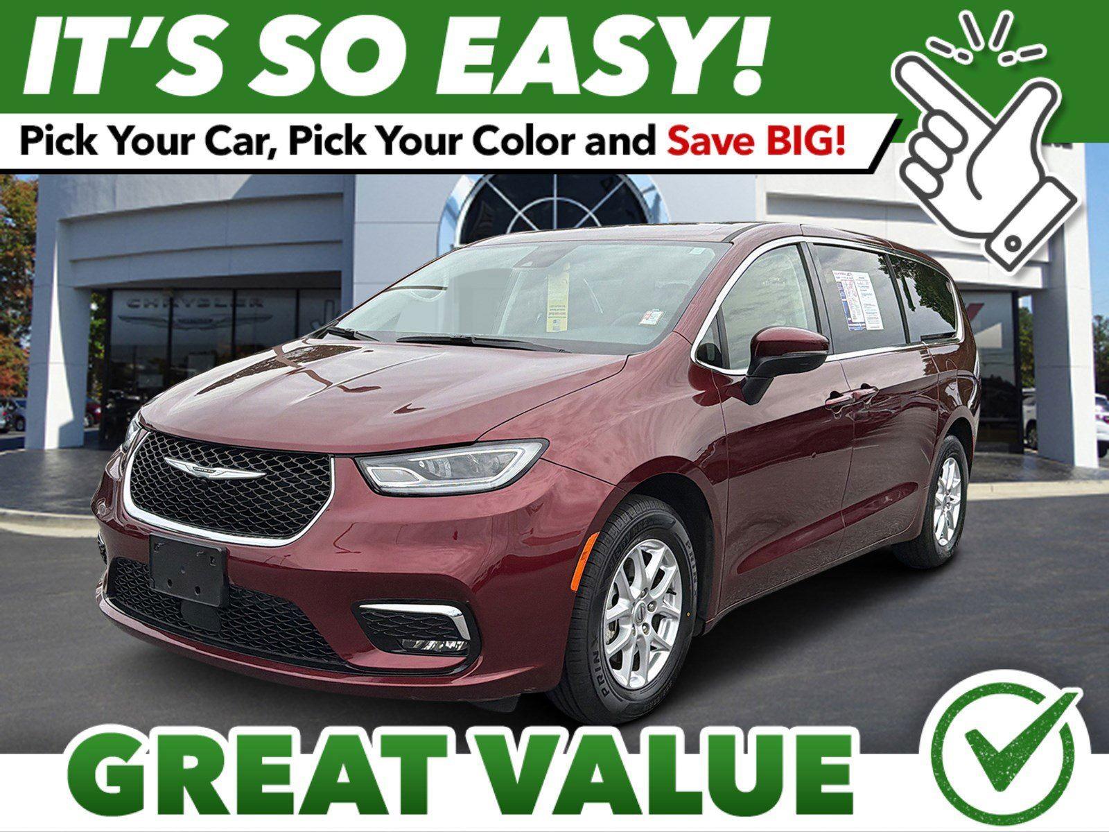 2023 Chrysler Pacifica Touring L's photo