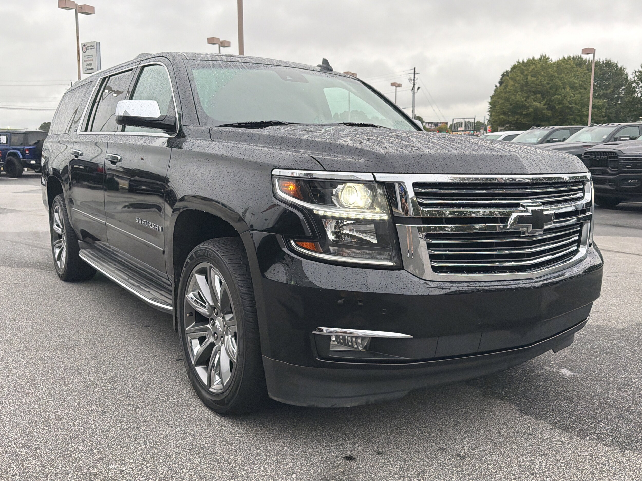 2015 Chevrolet Suburban 1500 LTZ photo 3