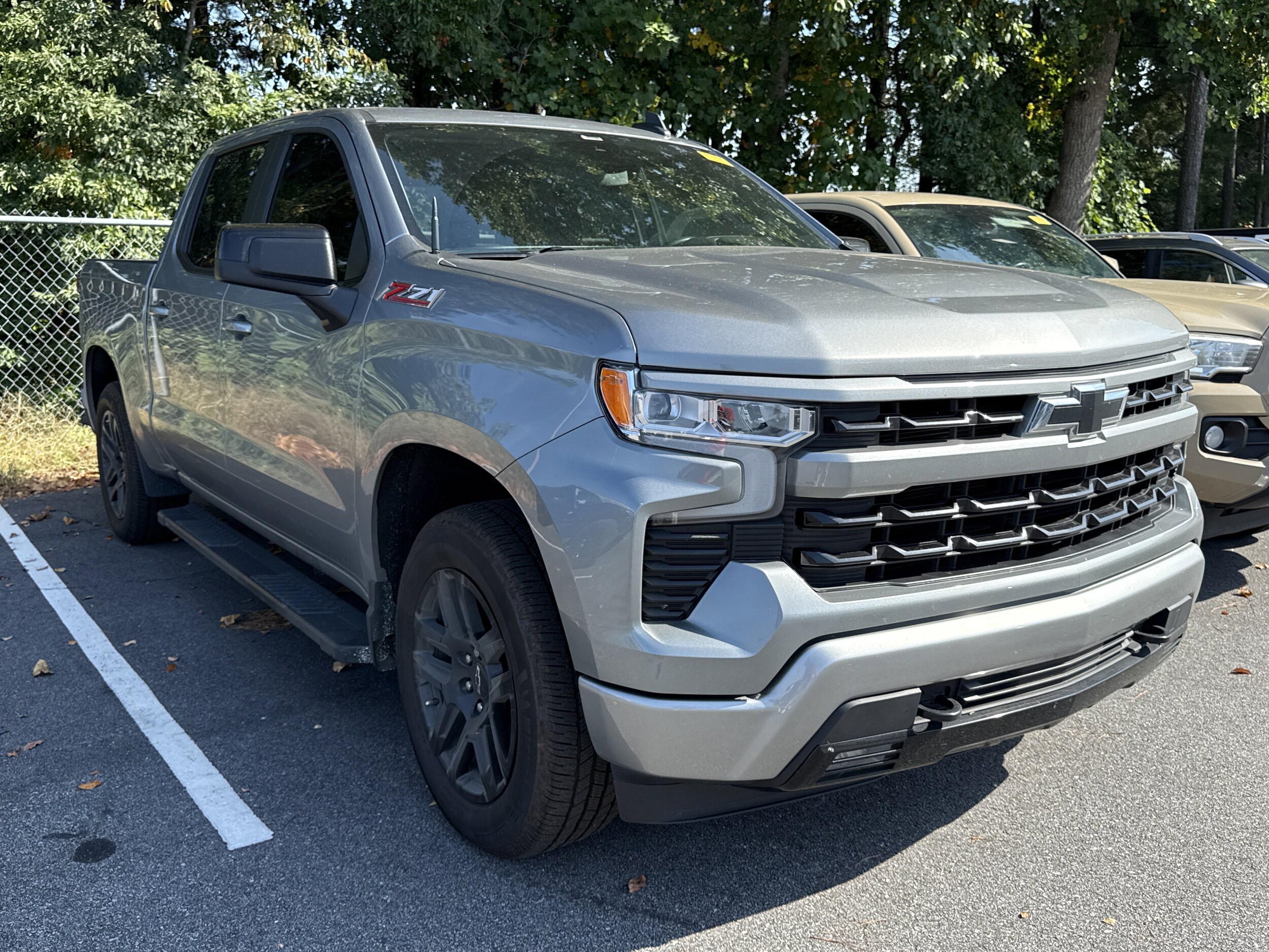 2023 Chevrolet Silverado 1500 RST photo 3