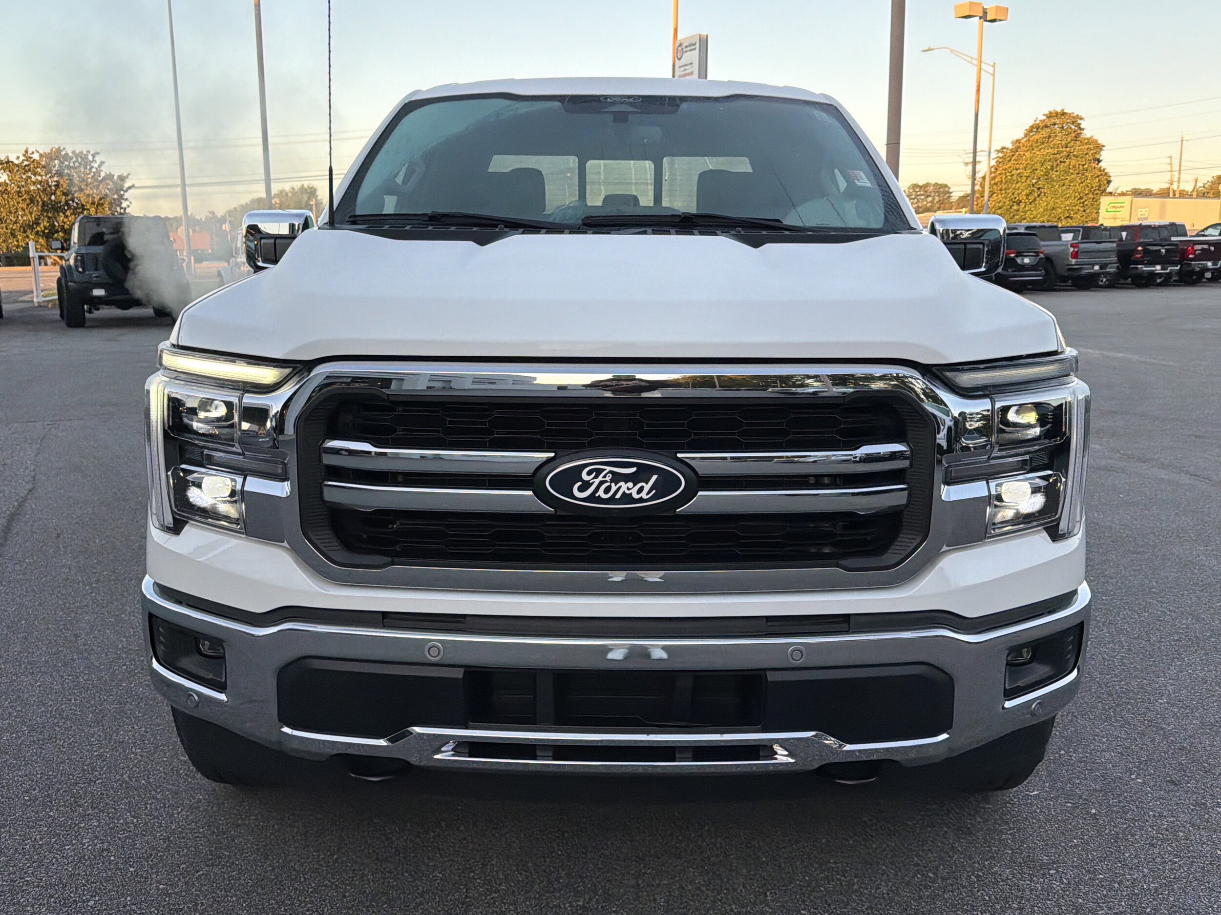 2025 Ford F-150 Lariat photo 2