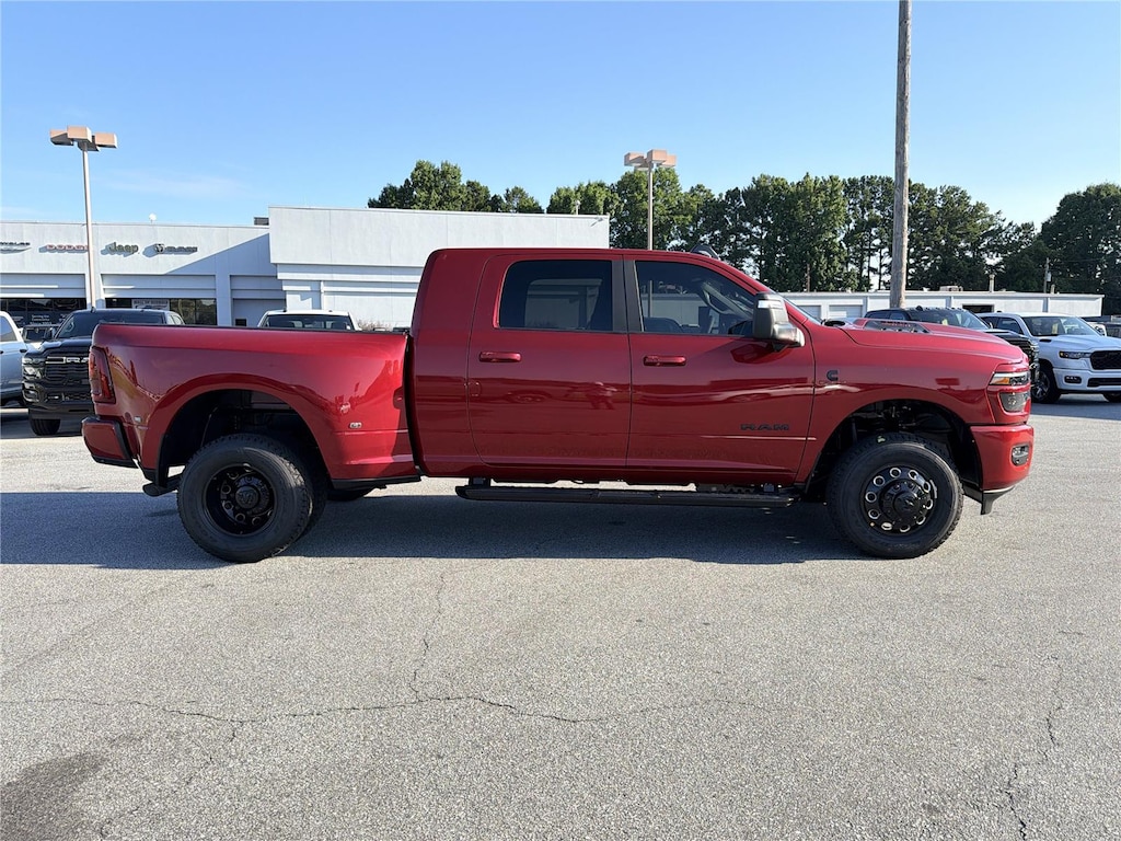 New 2026 Ram 3500 LARAMIE MEGA CAB 4X4 6'4 BOX Pickup