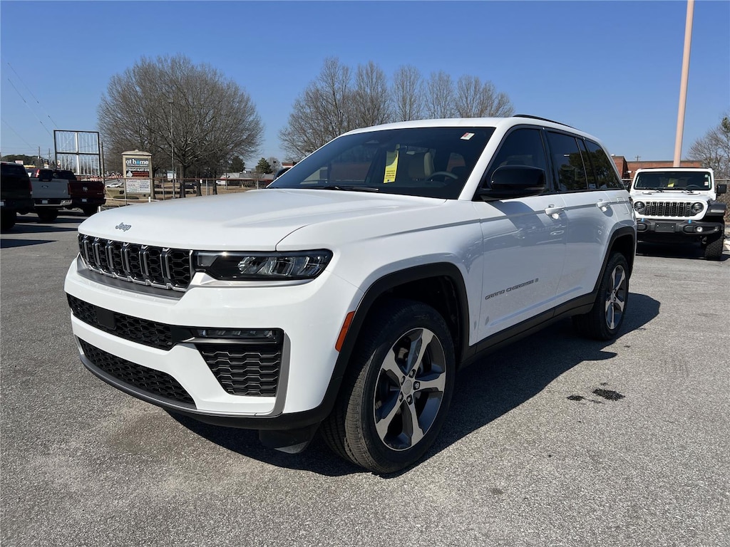 New 2026 Jeep Grand Cherokee LIMITED 4X4 Sport Utility