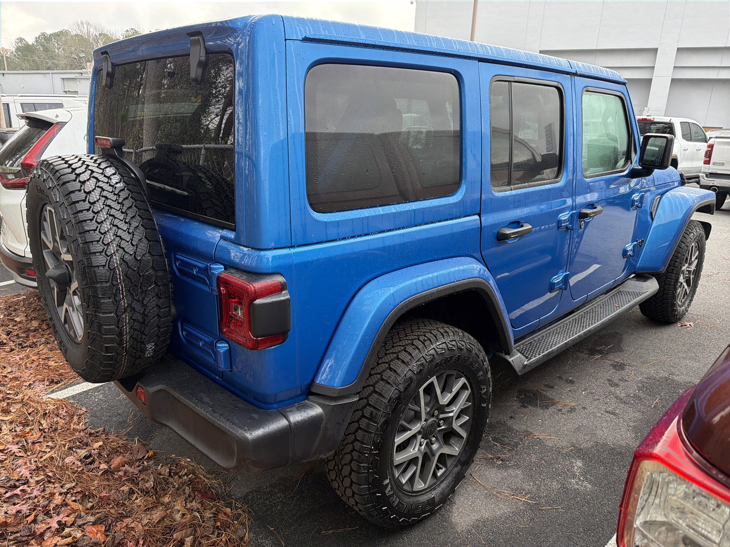 2025 Jeep Wrangler Sahara photo 2