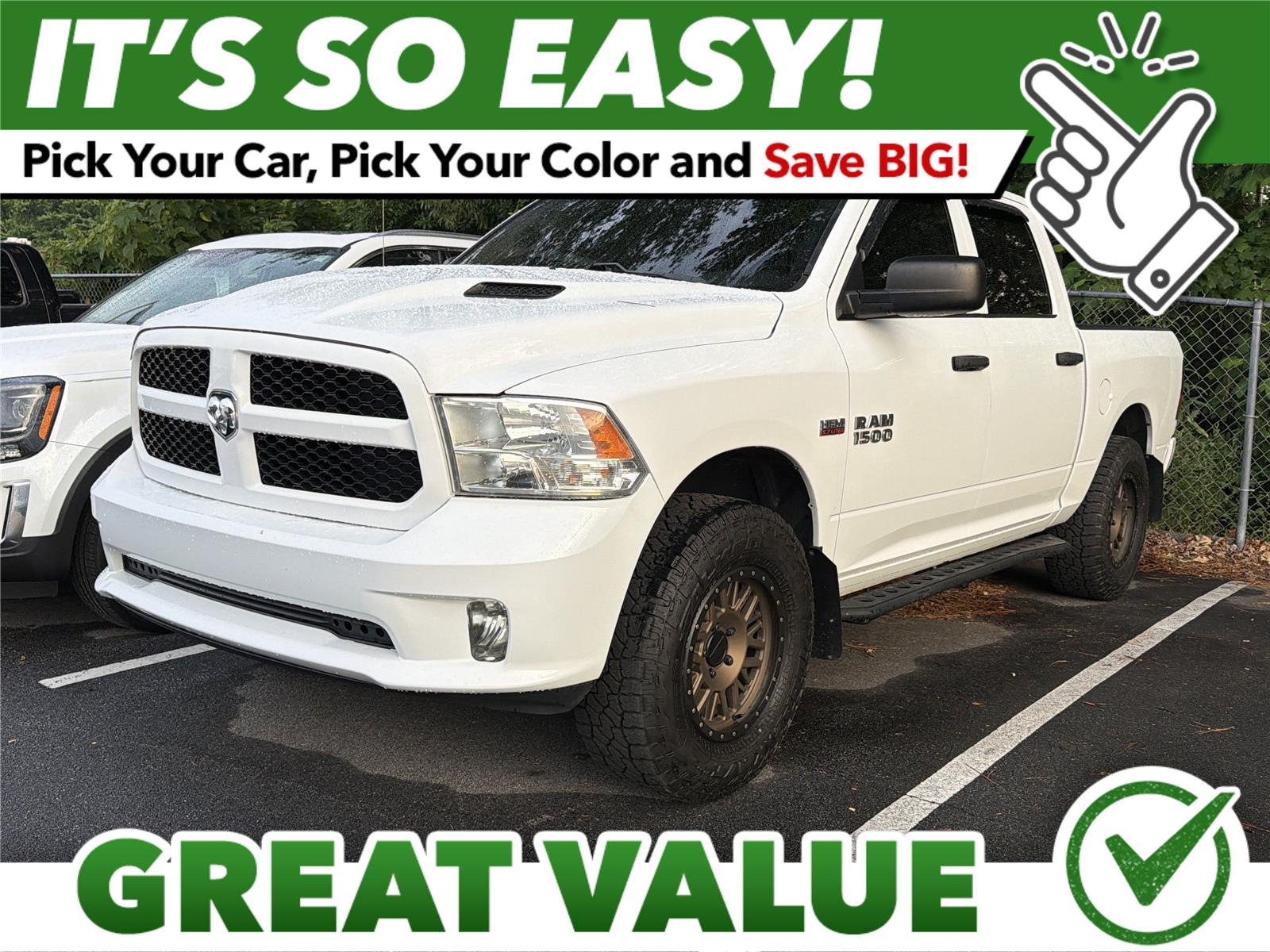 2017 RAM 1500 Express 4x4 Crew Cab 5'7's photo
