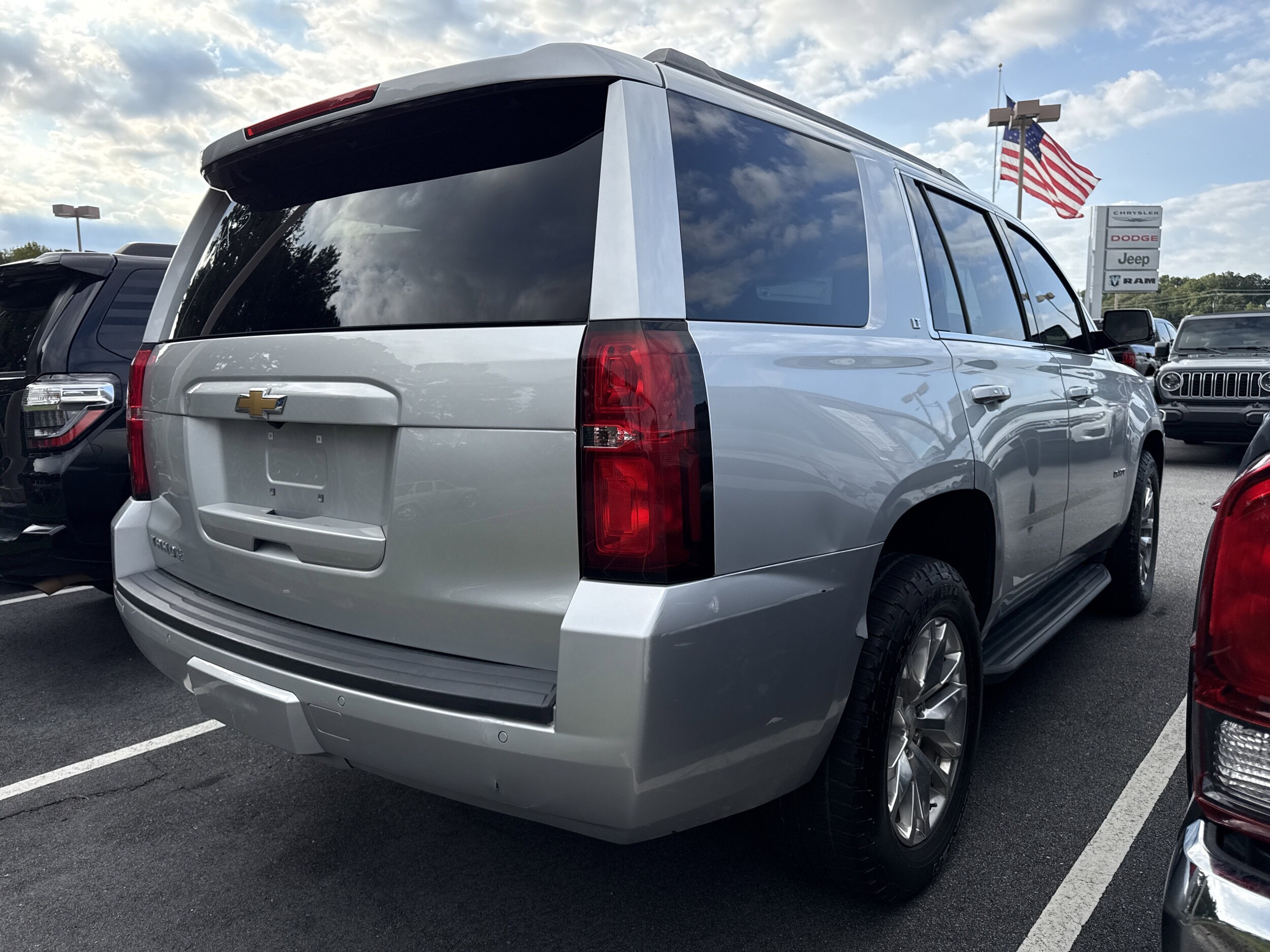 2019 Chevrolet Tahoe LT photo 4