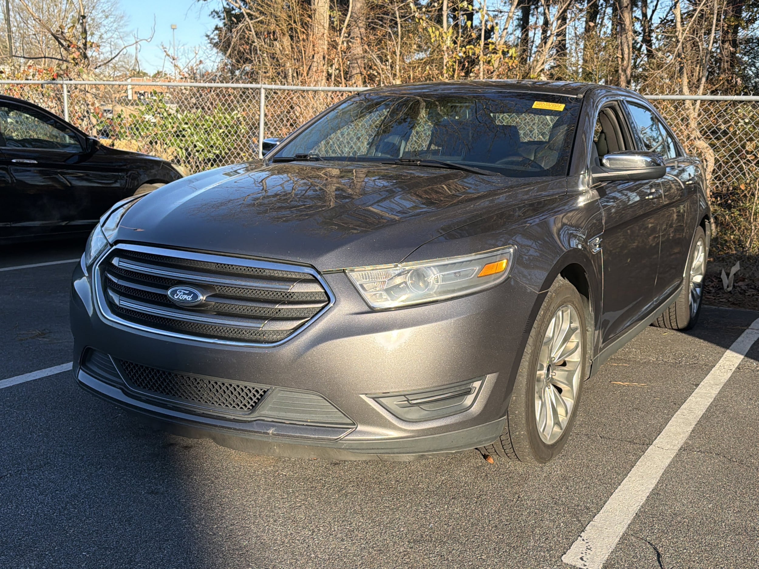 2014 Ford Taurus Limited's photo