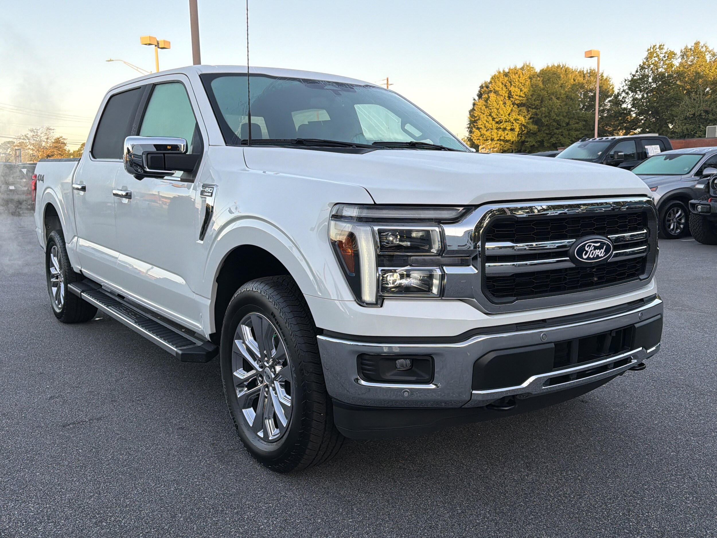 2025 Ford F-150 Lariat photo 3