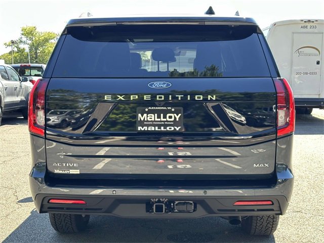 2025 Ford Expedition MAX photo 2