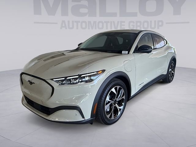2025 Ford Mustang-Mach-e Select's photo
