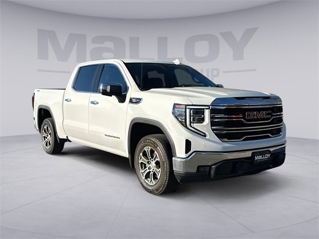 2025 GMC Sierra 1500 SLT's photo