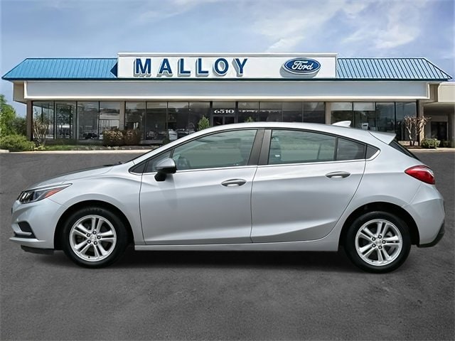 Used 2018 Chevrolet Cruze LT with VIN 3G1BE6SM2JS611728 for sale in Alexandria, VA