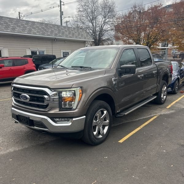 2023 Ford F-150 XLT photo 2