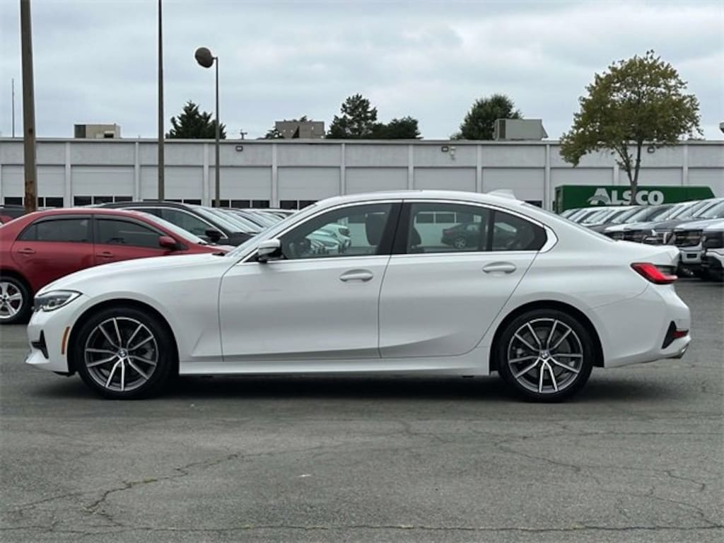 Used 2019 BMW 330i 330i xDrive Alpine White- Premium & Driving Assist Sedan