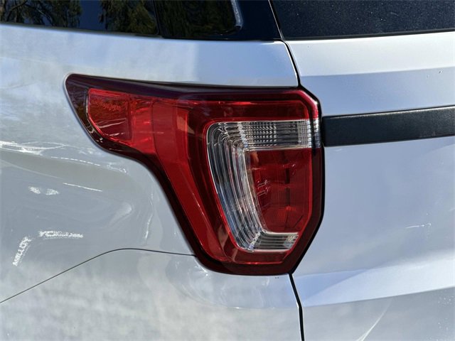 2016 Ford Explorer photo 4