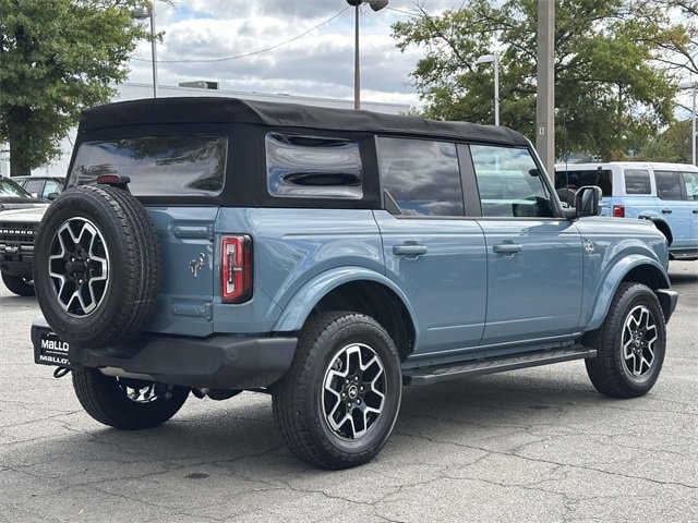 2021 Ford Bronco Outer Banks photo 2