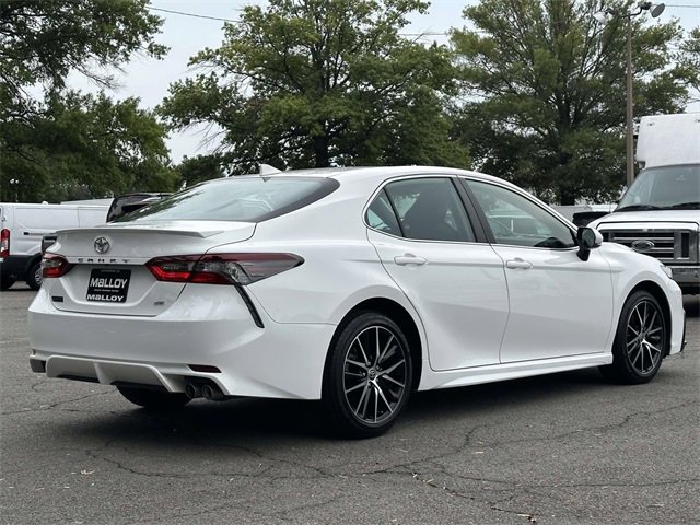 2024 Toyota Camry SE photo 4