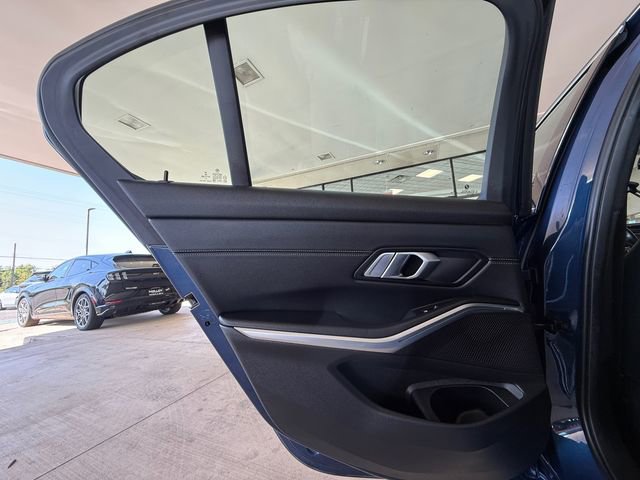 2022 BMW 3 Series 330i - Photo 23