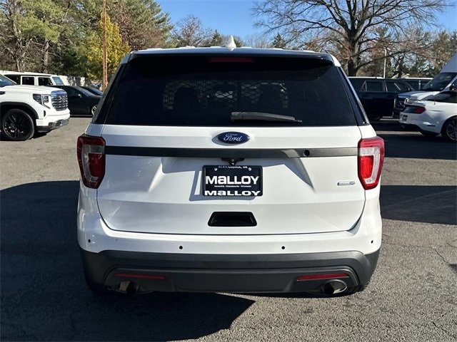 2016 Ford Explorer photo 2