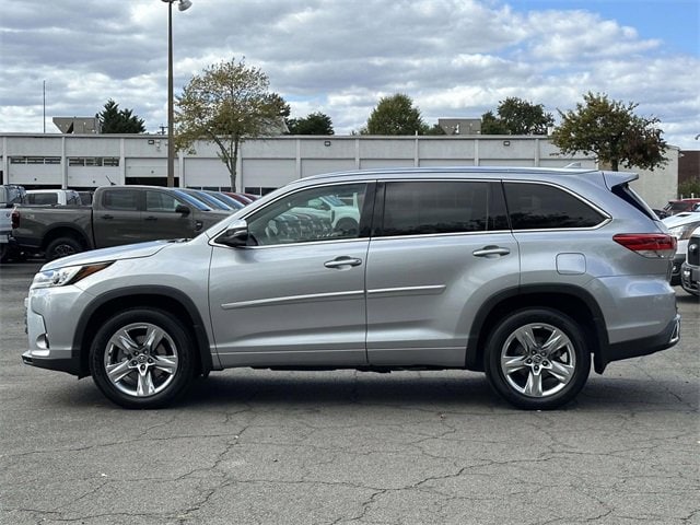 2019 Toyota Highlander Limited photo 2