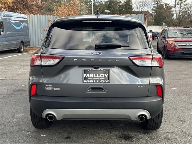 2022 Ford Escape SE photo 2