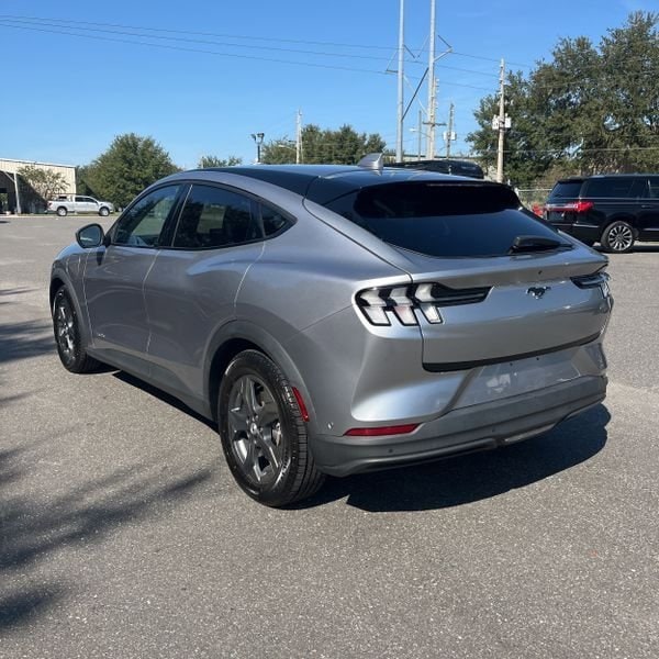 2021 Ford Mustang Mach-E Select photo 4