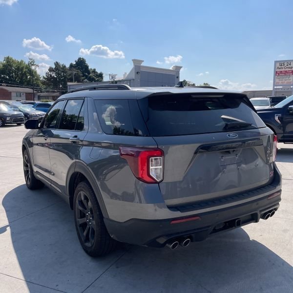 2023 Ford Explorer ST photo 4