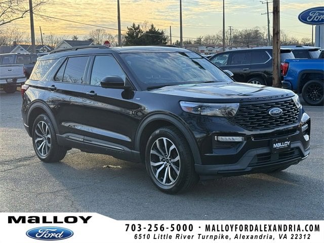 2022 Ford Explorer ST-LINE's photo