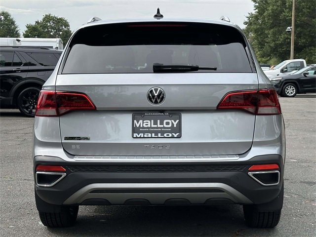 2023 Volkswagen Taos SE photo 2