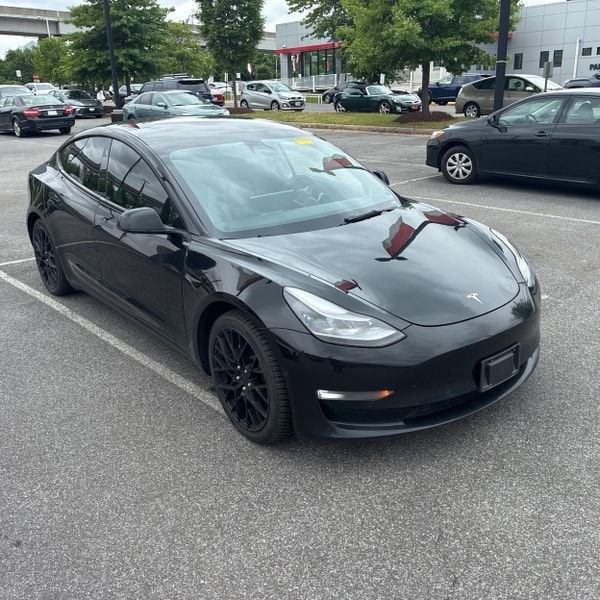 2022 Tesla Model 3 Long Range Dual Motor All-Wheel Drive's photo