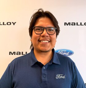 Staff member Pedro from ID_5f5f65