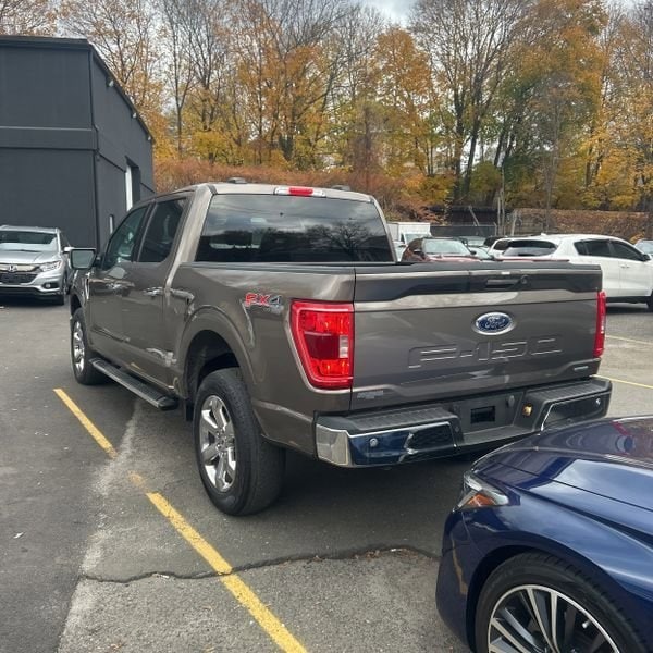 2023 Ford F-150 XLT photo 3