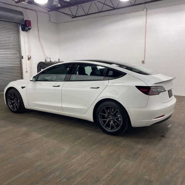 2022 Tesla Model 3 Long Range photo 4