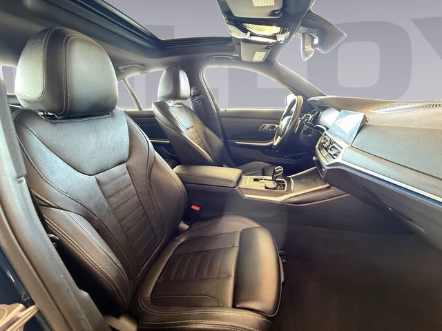 2022 BMW 3 Series 330i - Photo 17