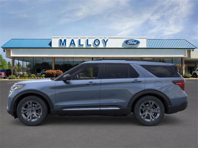 2025 Ford Explorer photo 3