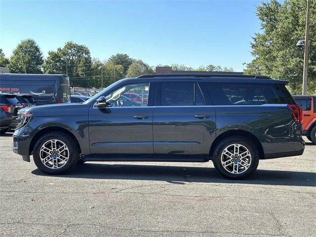 2025 Ford Expedition MAX photo 2