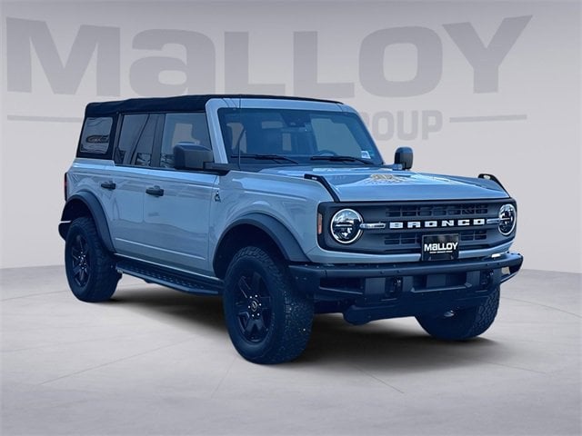 2022 Ford Bronco Black Diamond's photo