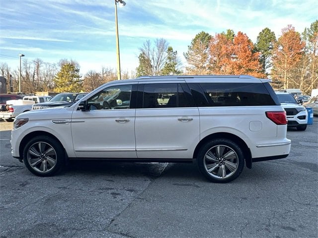 2018 Lincoln Navigator Select photo 2