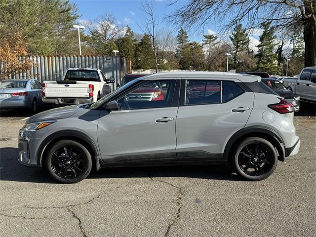 2024 Nissan Kicks SV photo 2