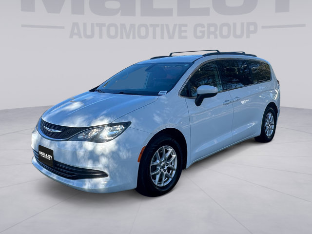 2020 Chrysler Voyager