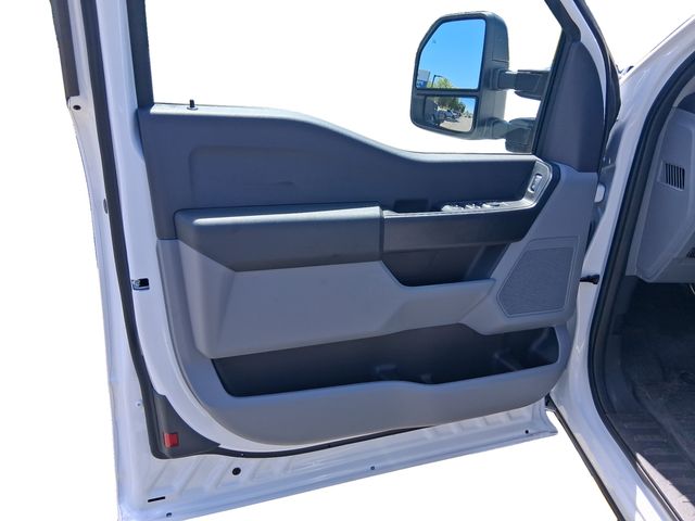 2026 Ford F-350 Super Duty Chassis Cab XL - Photo 11
