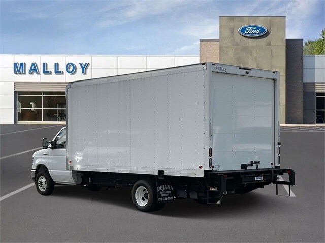 2024 Ford E-450 Cutaway DRW photo 4