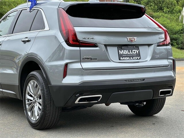 2025 Cadillac XT4 Premium Luxury photo 4